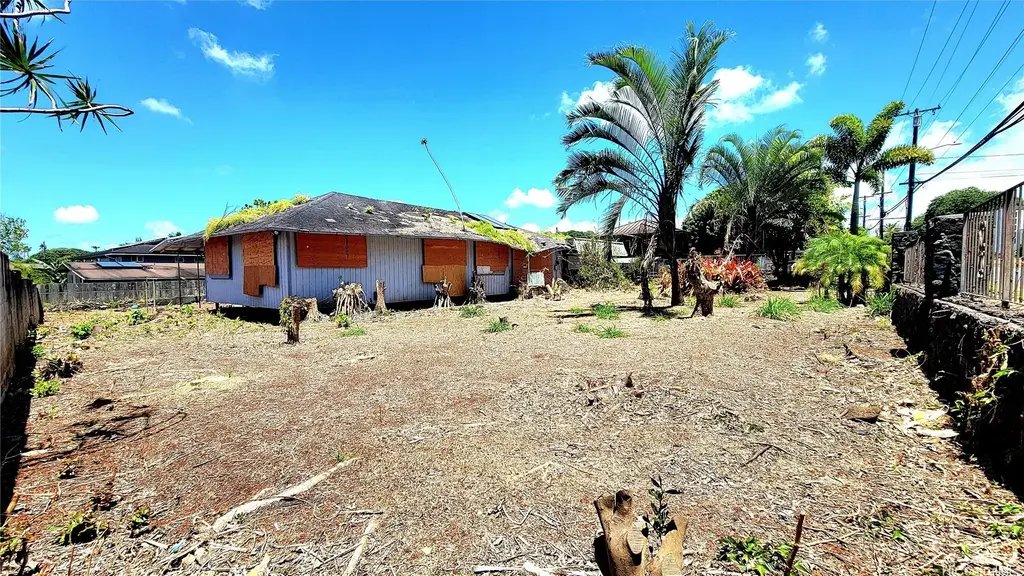 1650 California Avenue, Wahiawa