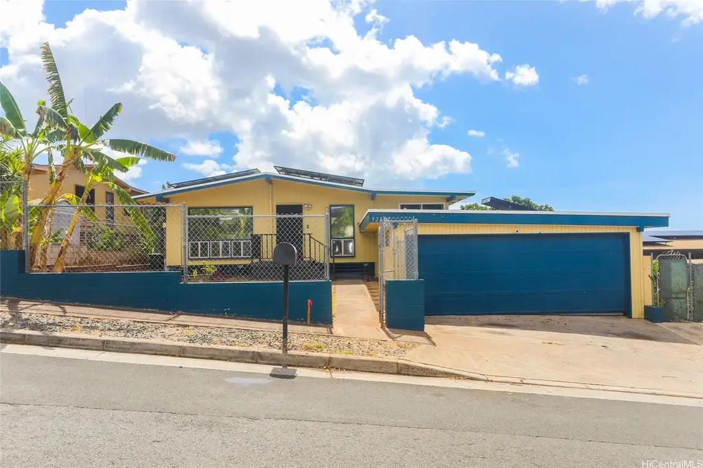 92-743 Nohopaa Street, Kapolei