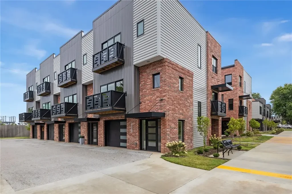929 Se 10th Street, Bentonville
