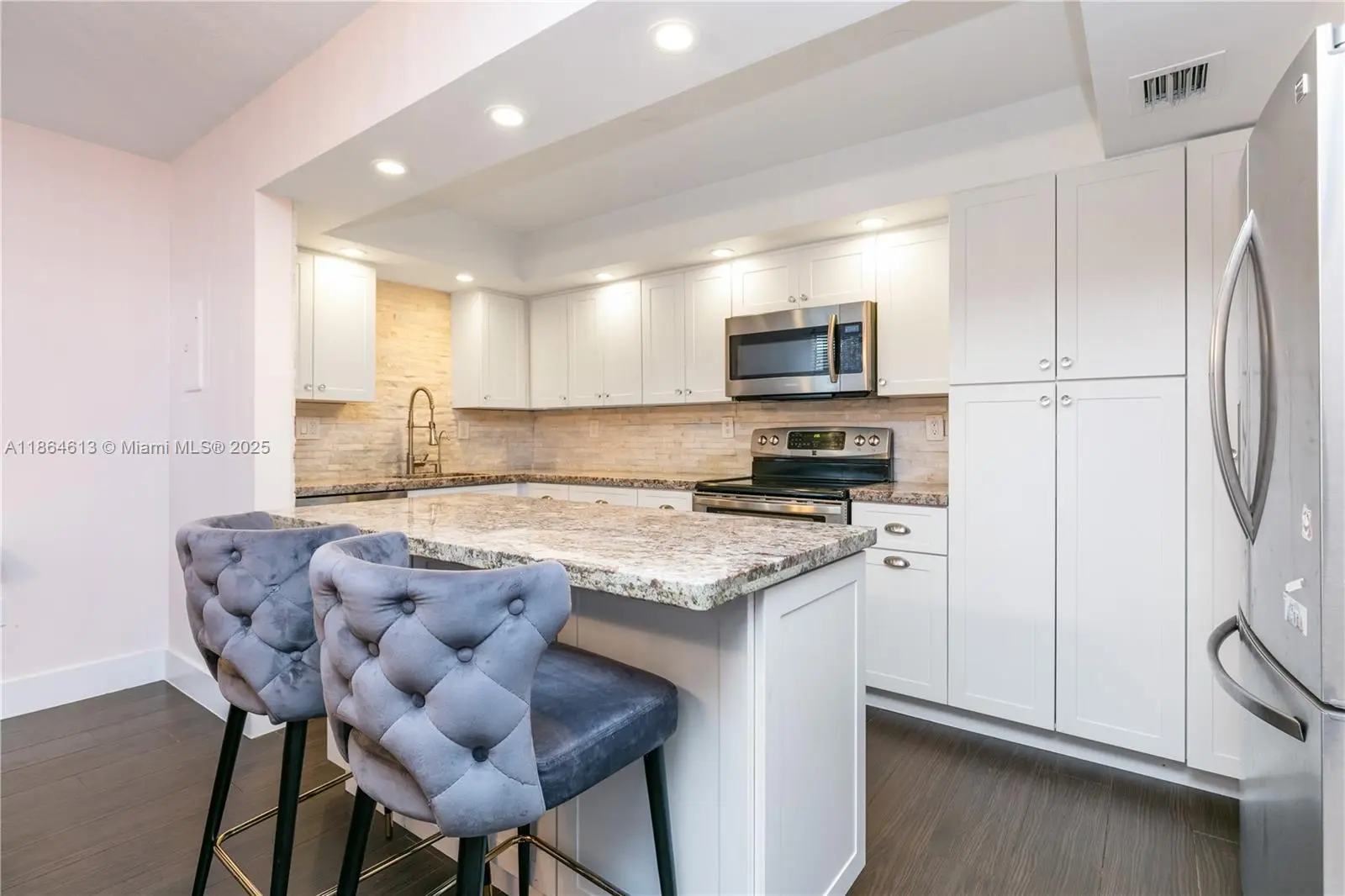 Photo of Listing #A11864613