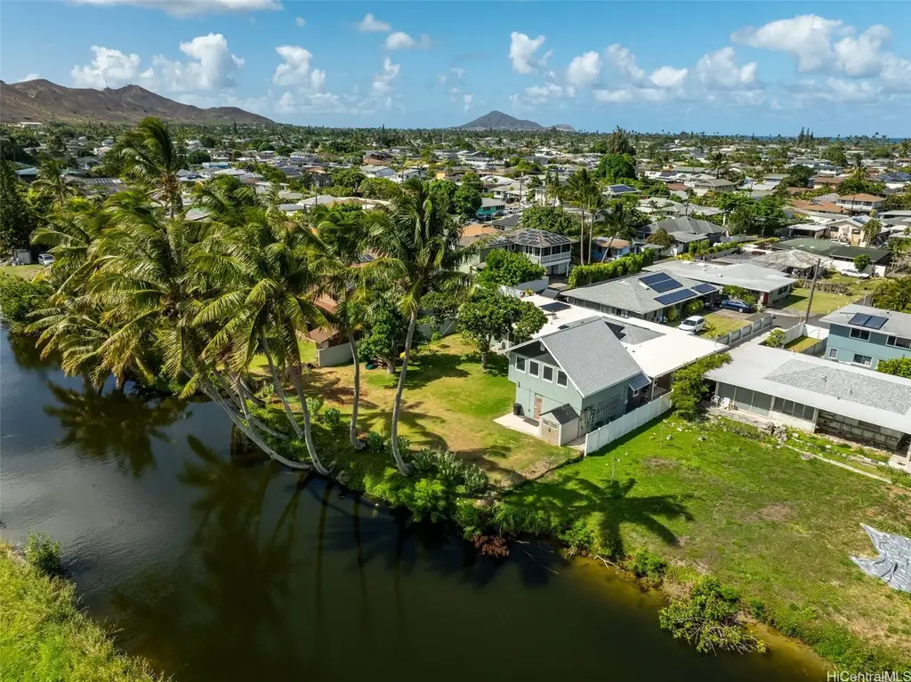 341-d Kihapai Street # D, Kailua