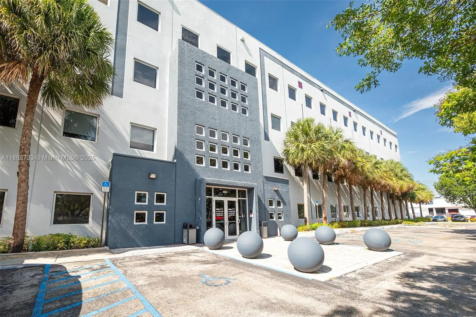 Photo of Listing #A11868733