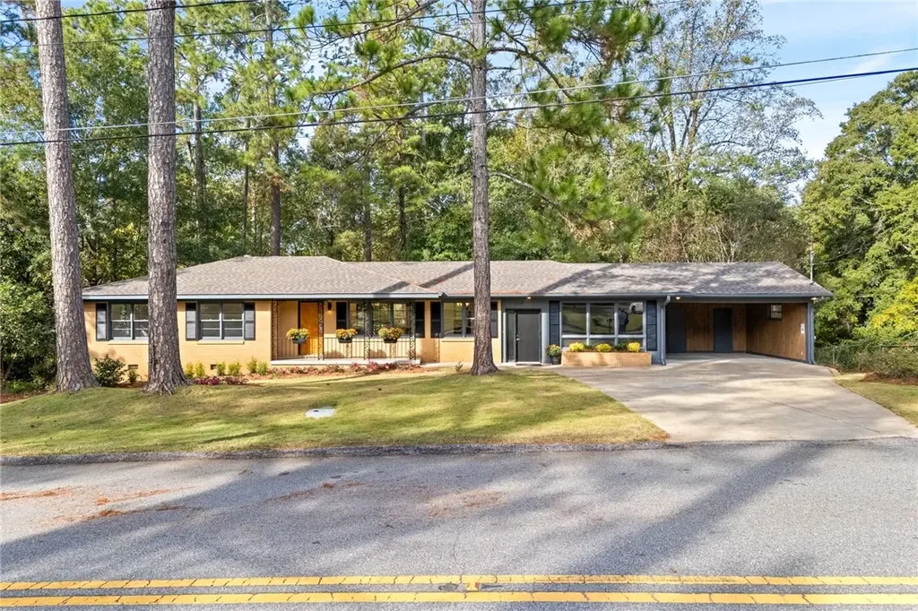 1308 Denson Dr, Opelika