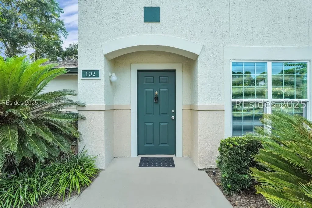 897 Fording Island Road 102, Bluffton