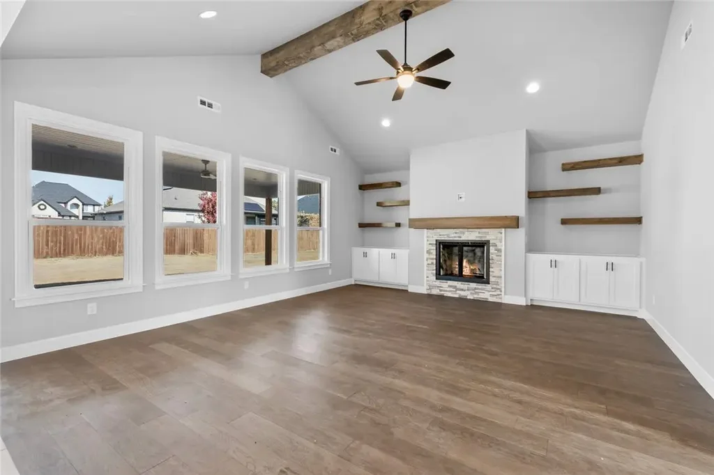 1200 Fierce Lane, Centerton