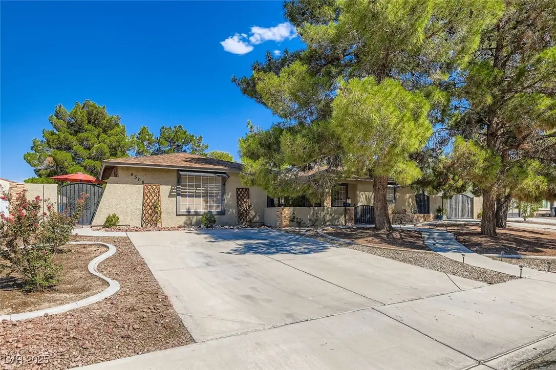 Photo of Listing #2711484