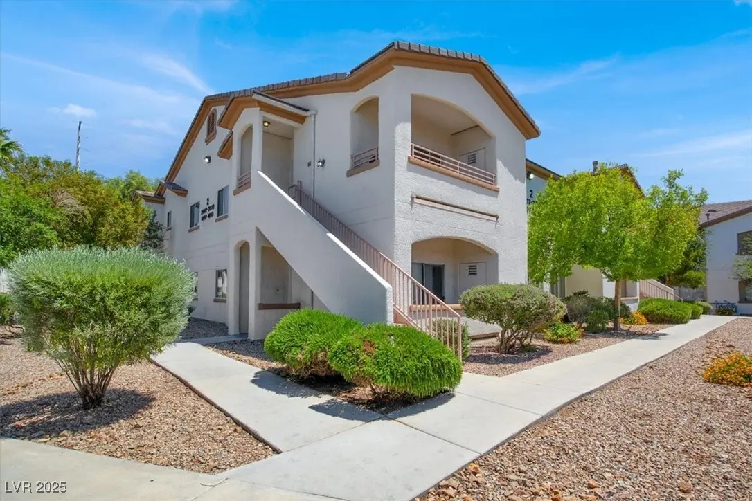 Photo of Listing #2713377