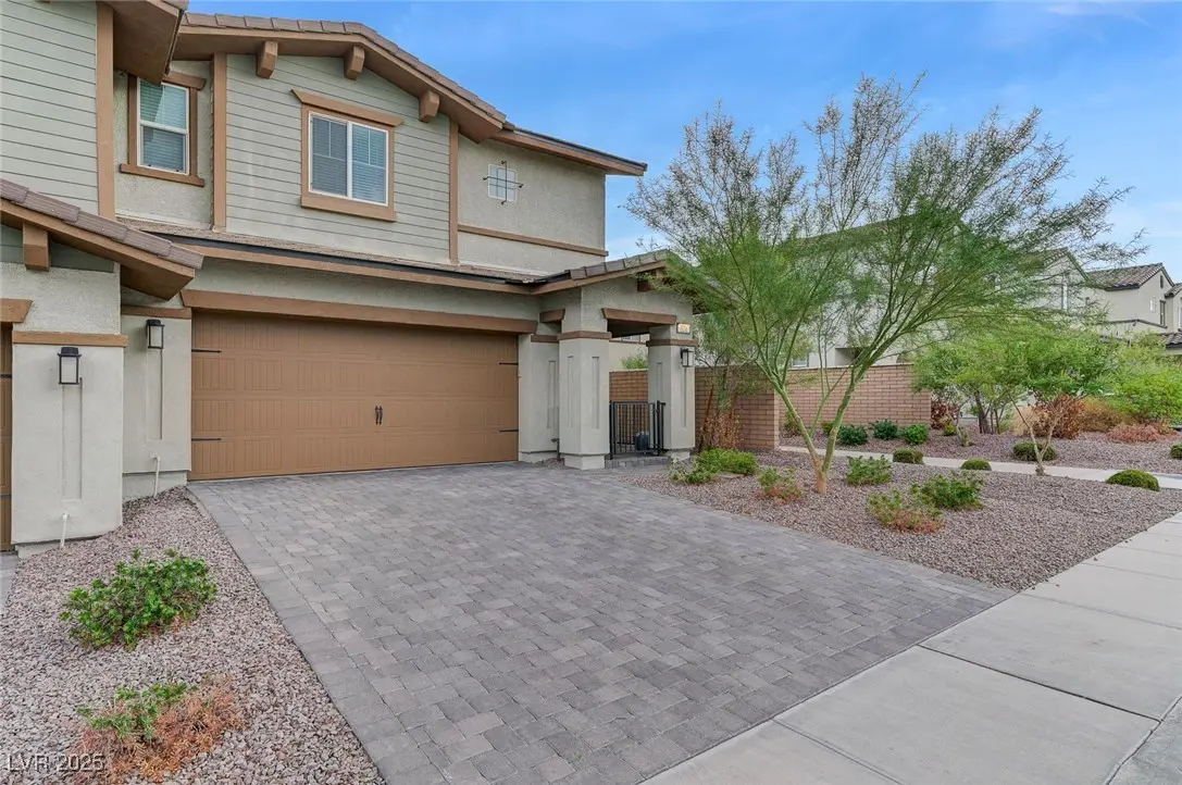 Photo of Listing #2713877