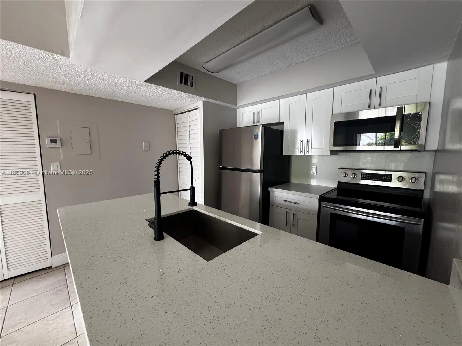 Photo of Listing #A11869061