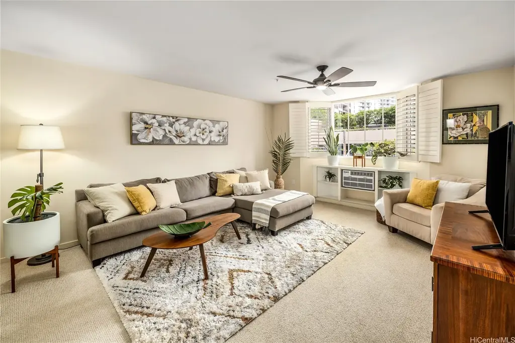 1820 Kaioo Drive # A402, Honolulu