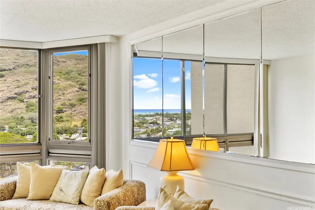531 Hahaione Street # 2-9a, Honolulu