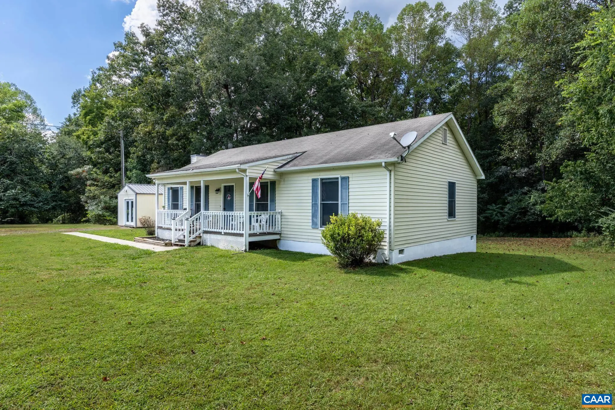 858 James River Rd, Scottsville