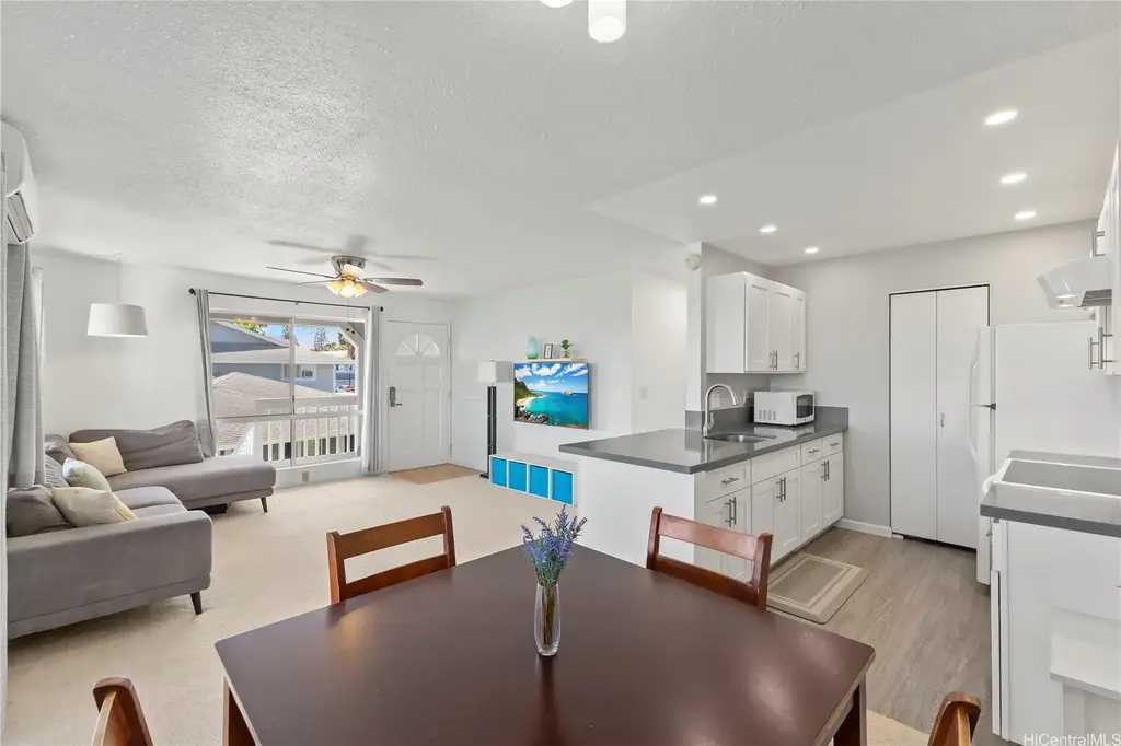 94-828 Lumiauau Street # N204, Waipahu