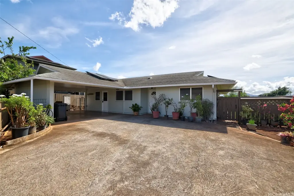 94-289 Kahuanani Place, Waipahu