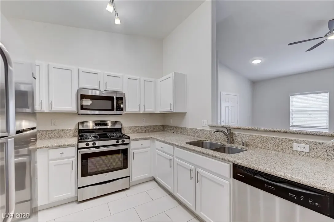 Photo of Listing #2714761