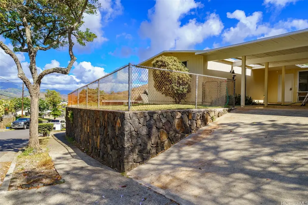 1324 Kuuna Street, Kailua