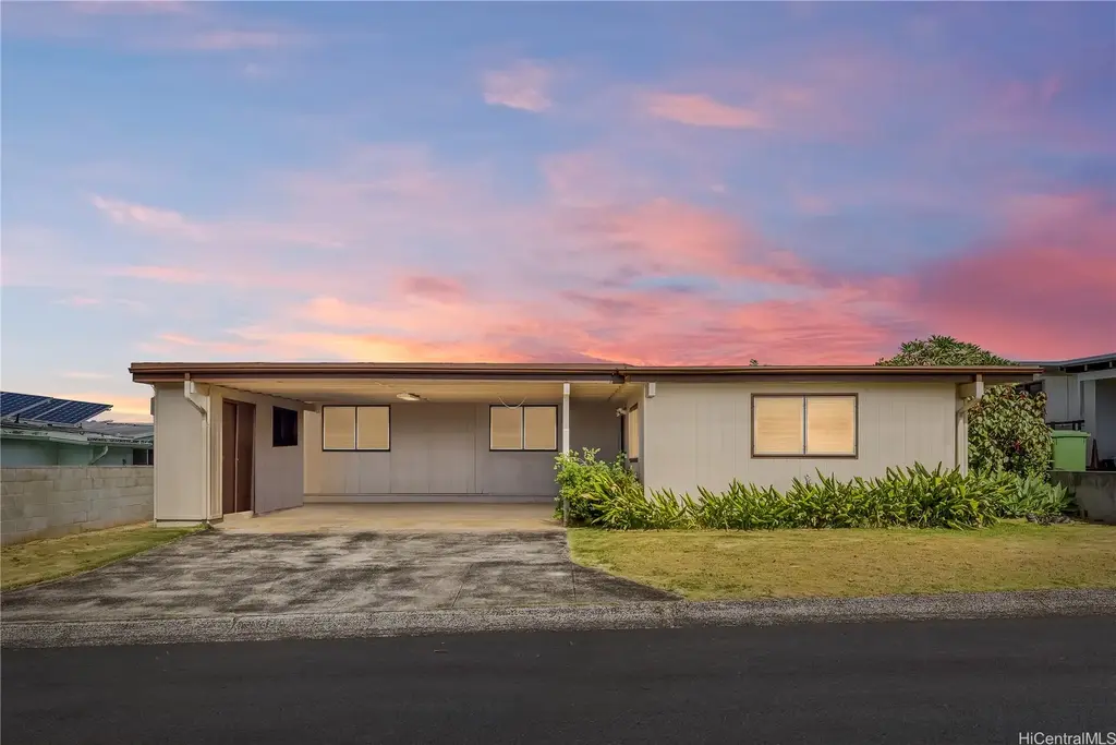 2160 Aamanu Street, Pearl City