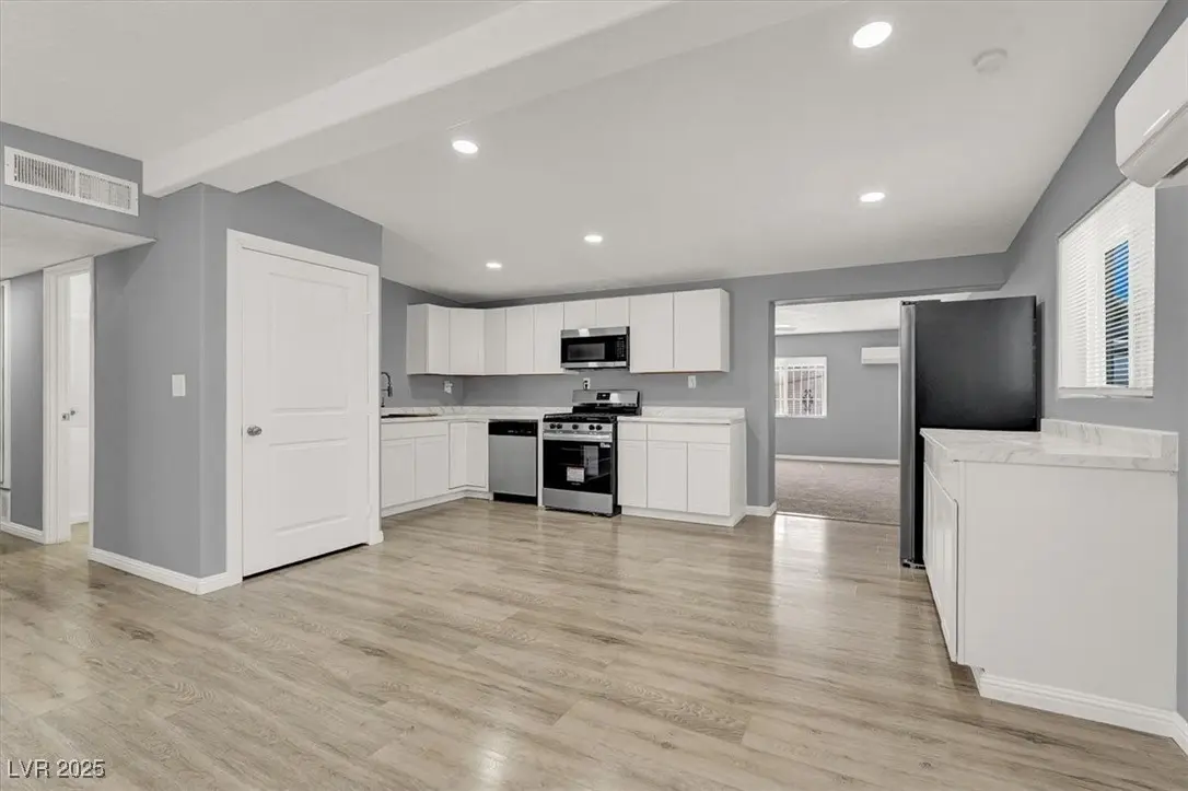 Photo of Listing #2714970