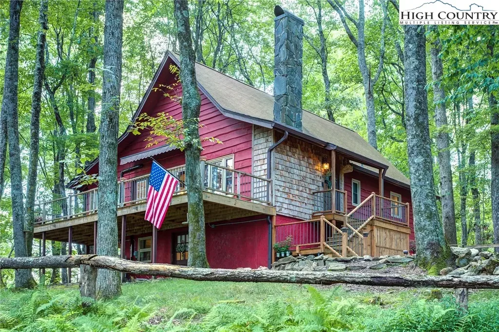 528 Bear Ridge Trail, Fleetwood