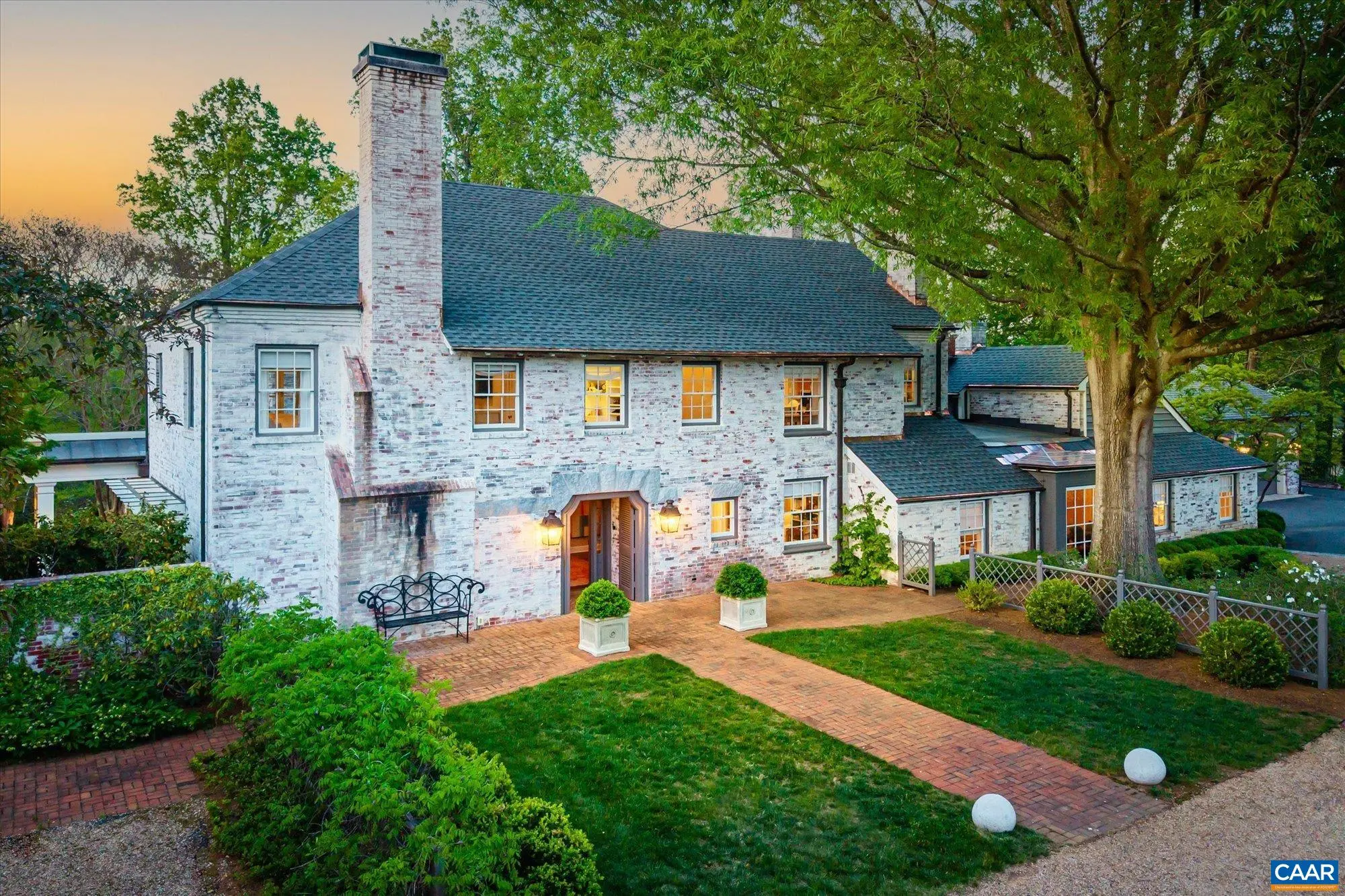 325 Farmington Dr, Charlottesville