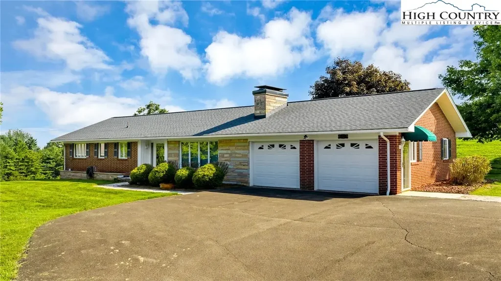 354 Old Wilkes Road, Glendale Springs