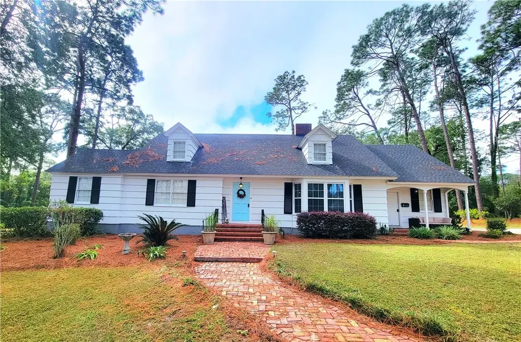 1400 E Cherokee Drive, Waycross