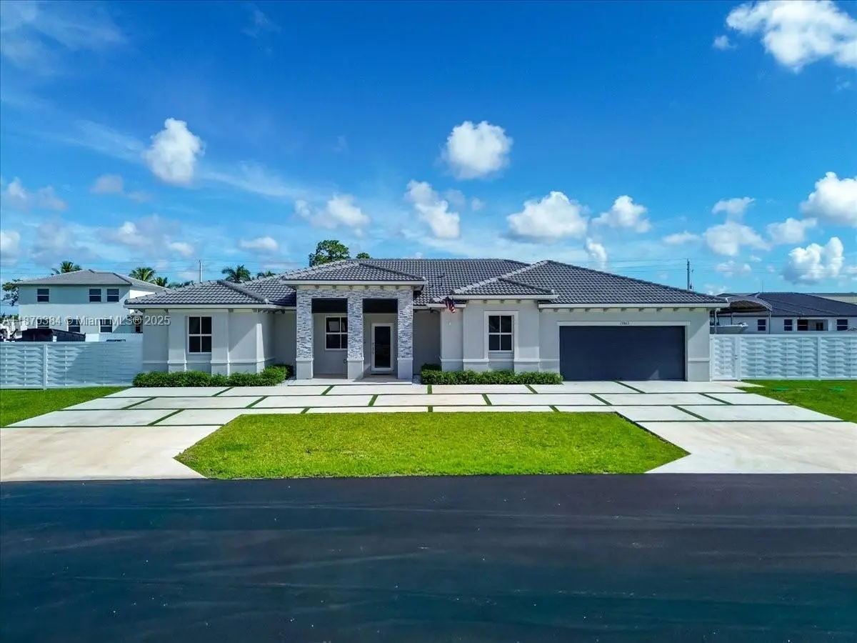 Photo of Listing #A11870384