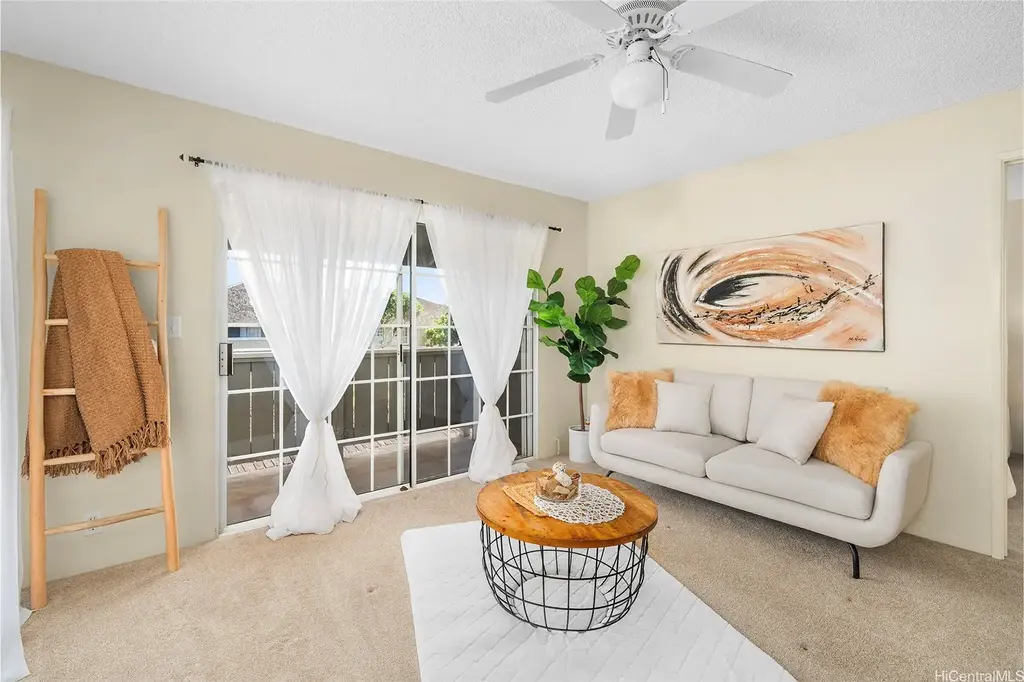 94-1375 Kulewa Loop # 13u, Waipahu