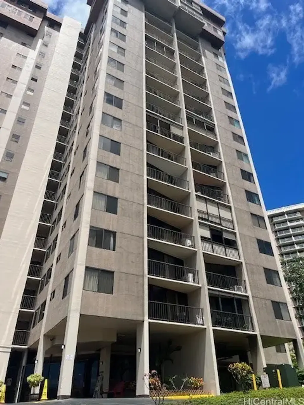 98-487 Koauka Loop # B1604, Aiea