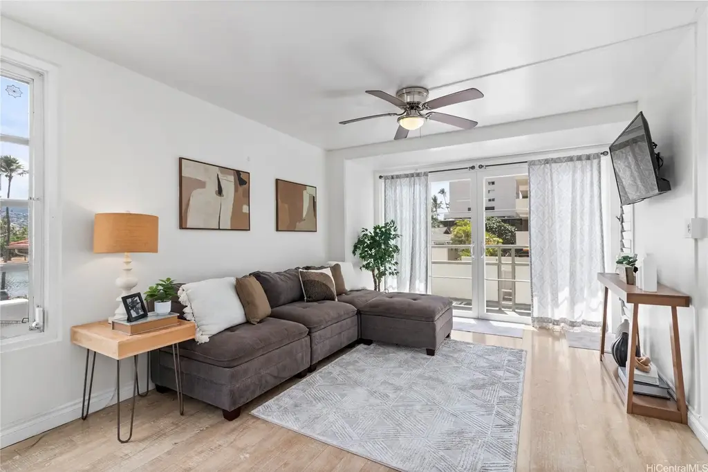 445 Kaiolu Street # 211, Honolulu