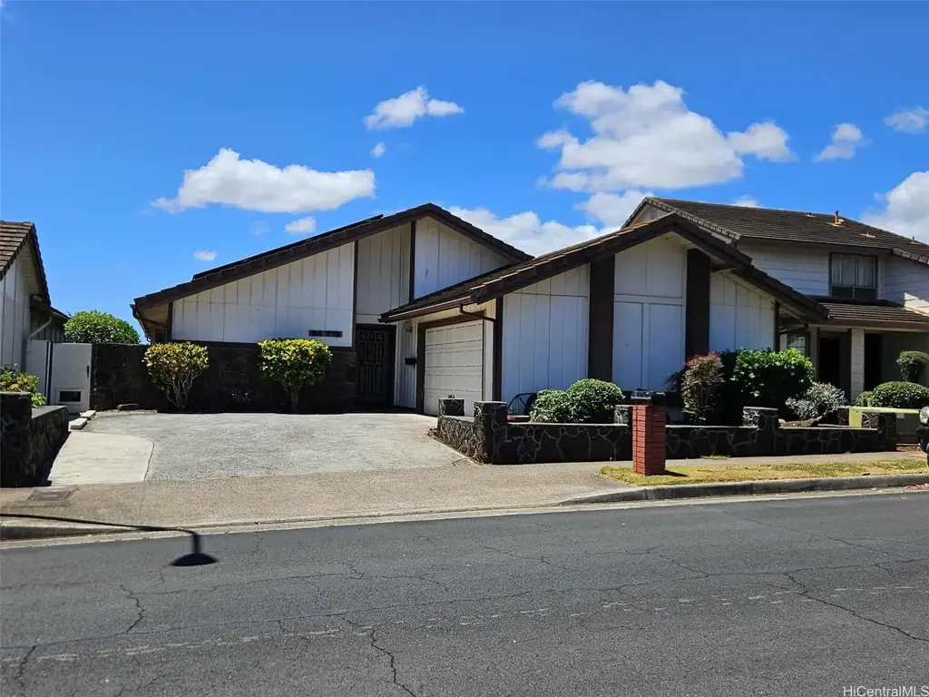 94-775 Meahale Street, Waipahu
