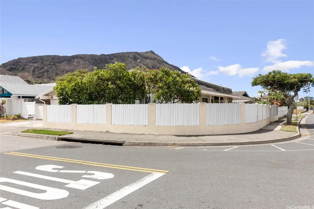 7203 Opaekaa Street, Honolulu