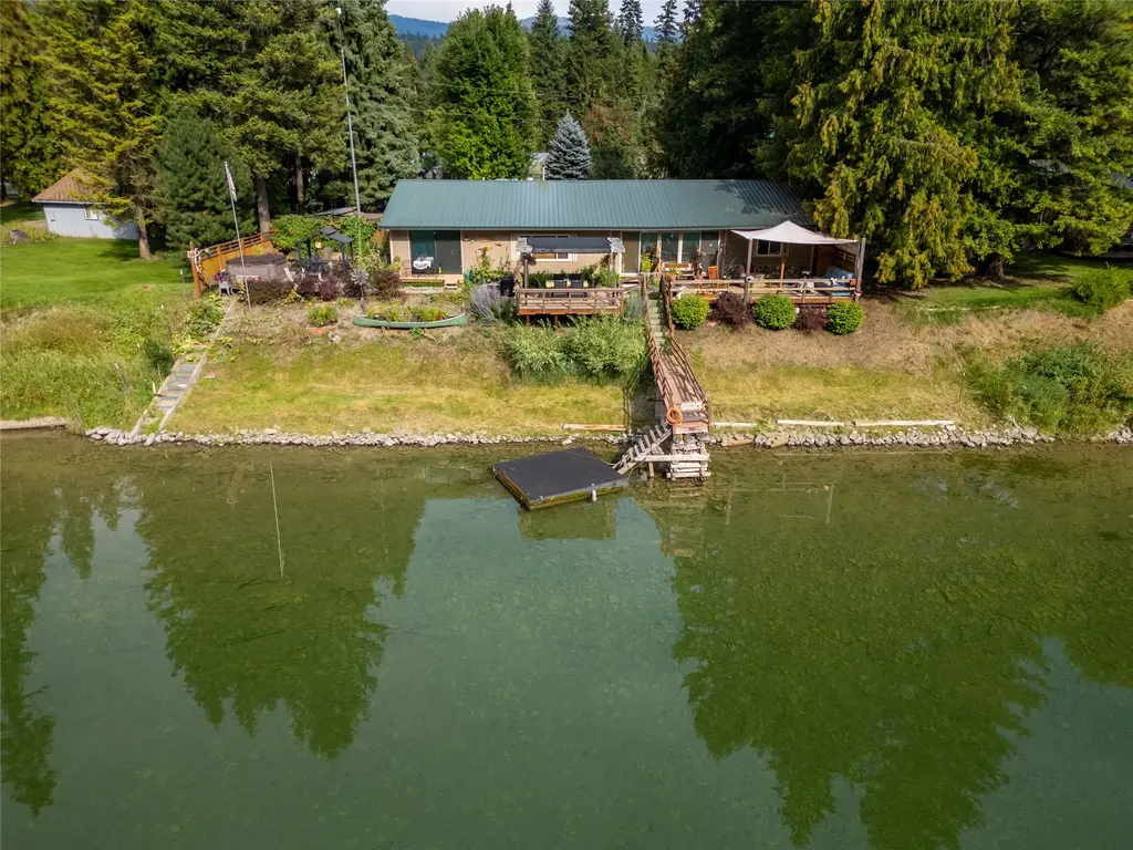 644 Waterfront Road, Troy