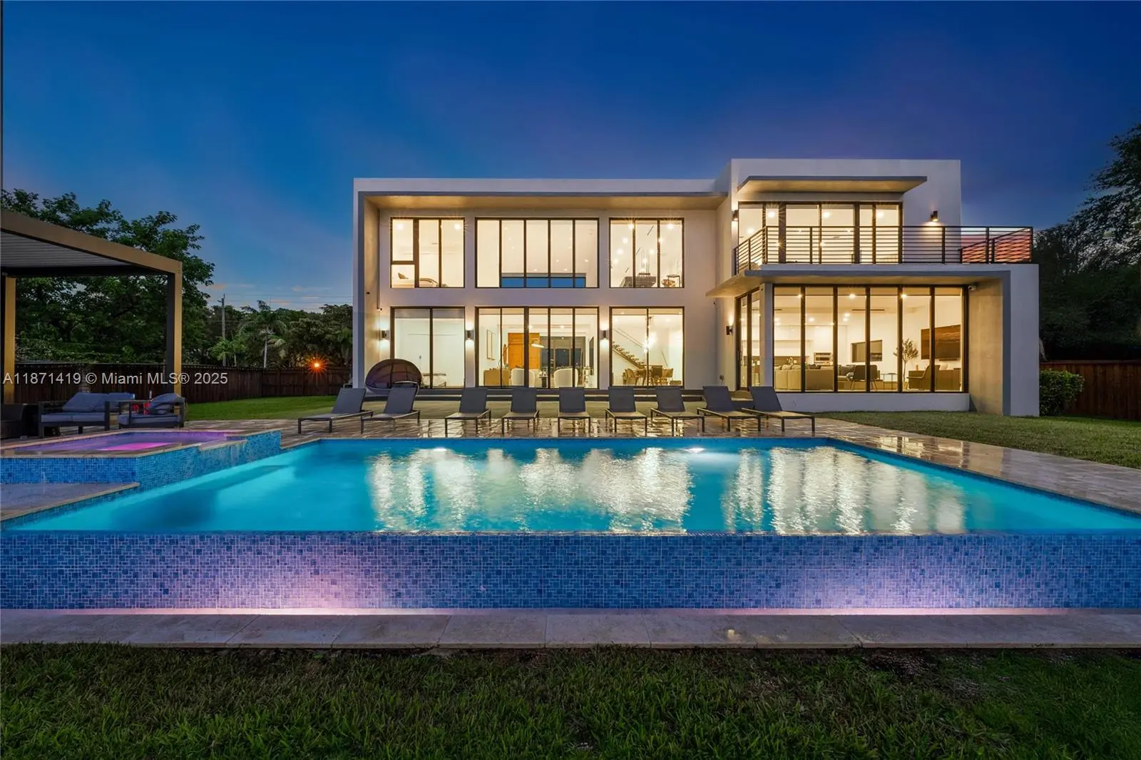 Photo of Listing #A11871419