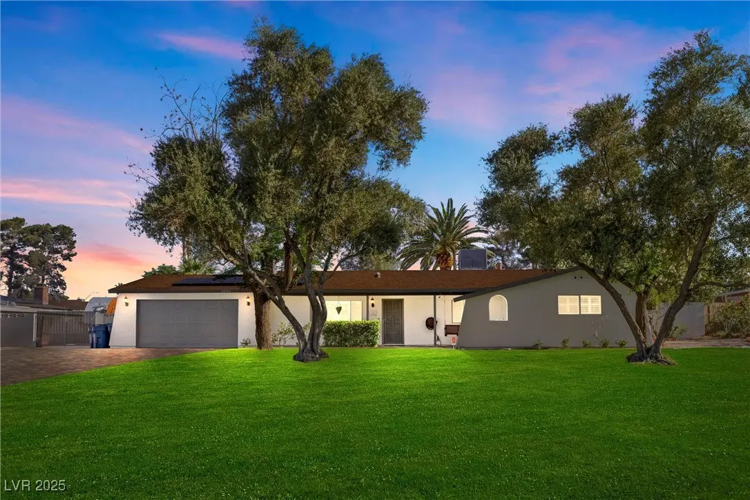 Photo of Listing #2715429