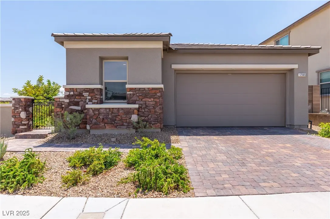 Photo of Listing #2715850