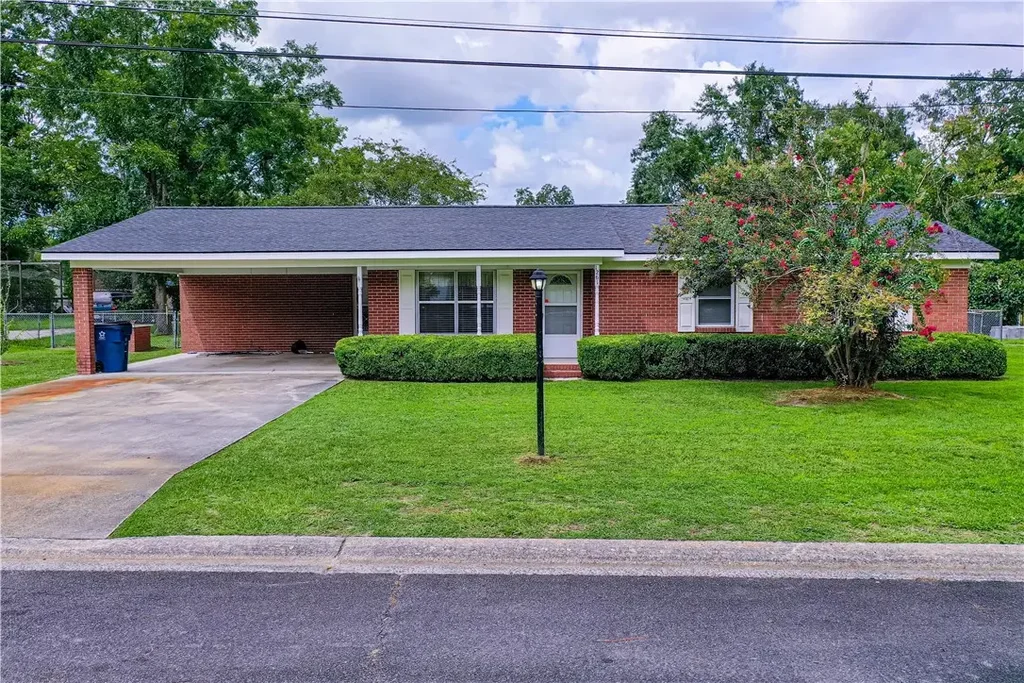 1261 Lake Street, Waycross