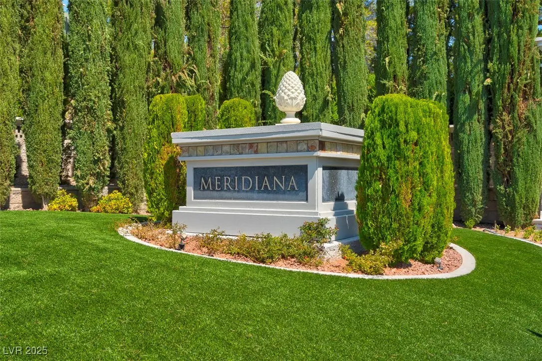 Photo of Listing #2715378