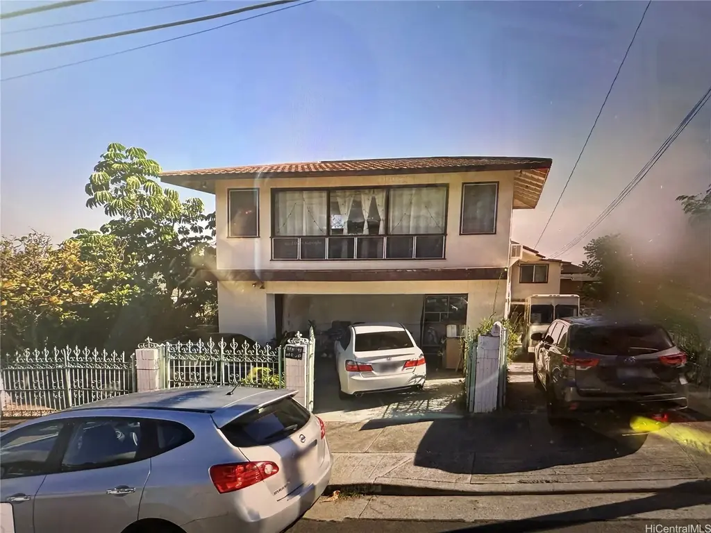 3647 Likini Street, Honolulu