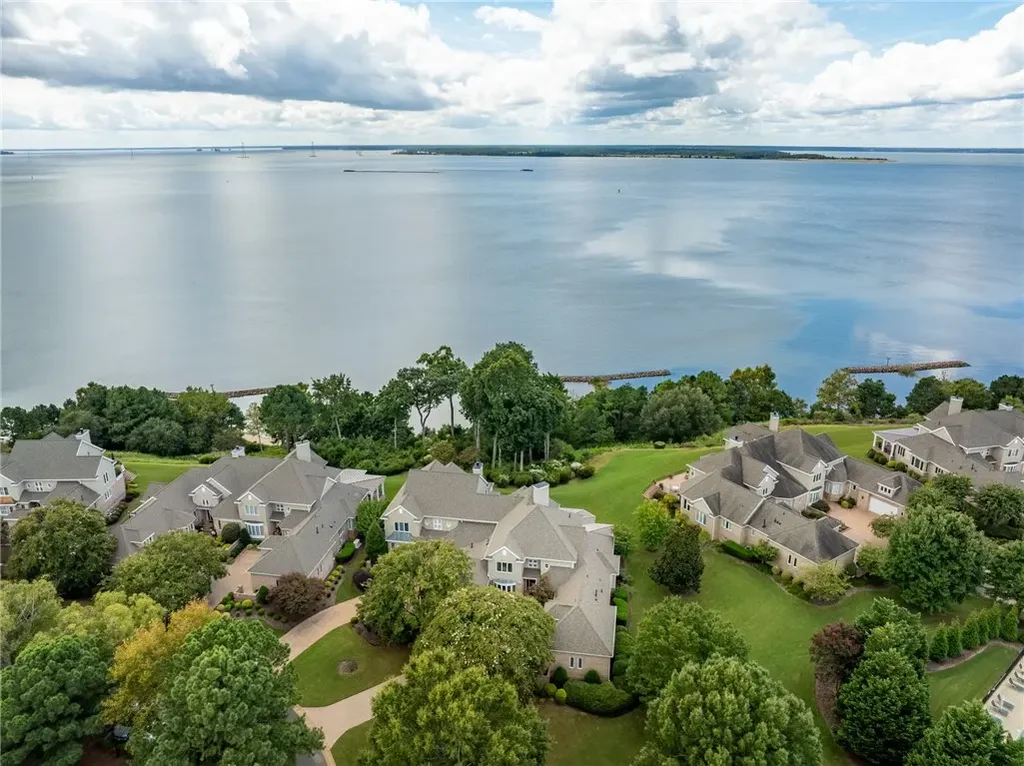 215 Rivers Edge, Williamsburg