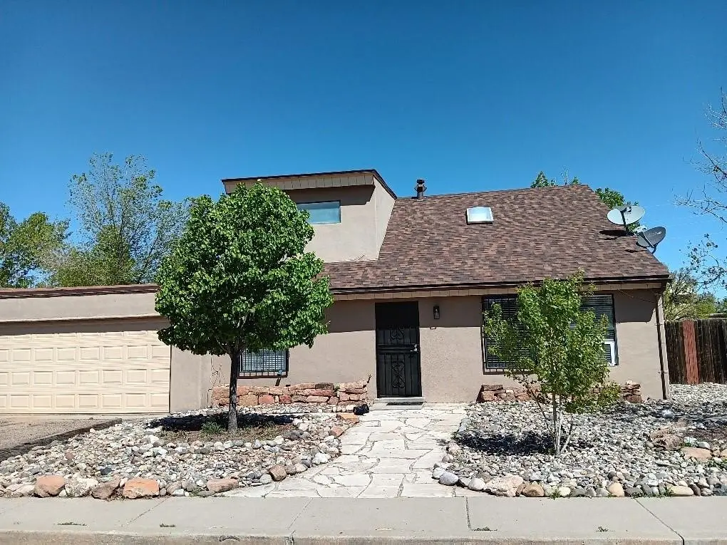 1094 Sunshine Way, Santa Fe