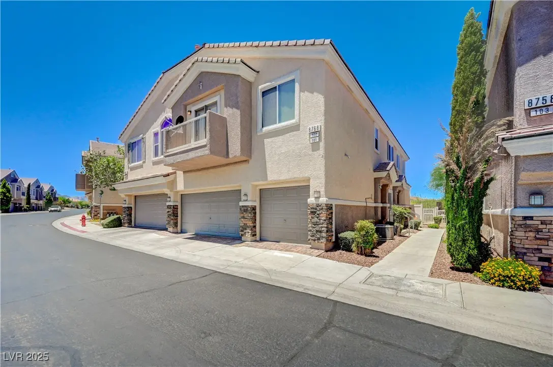 Photo of Listing #2716114