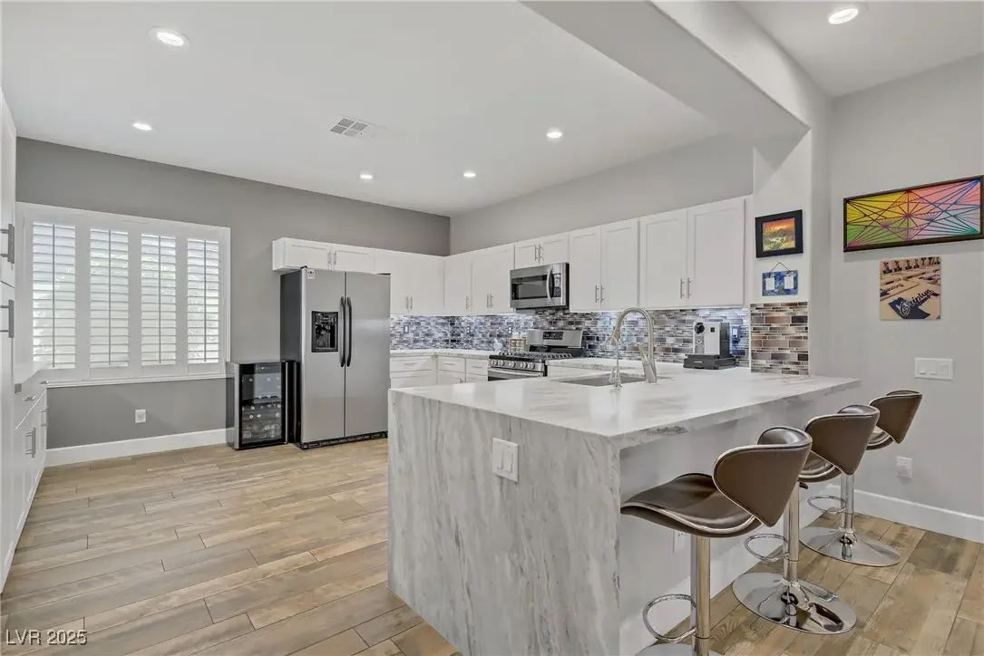 Photo of Listing #2715942