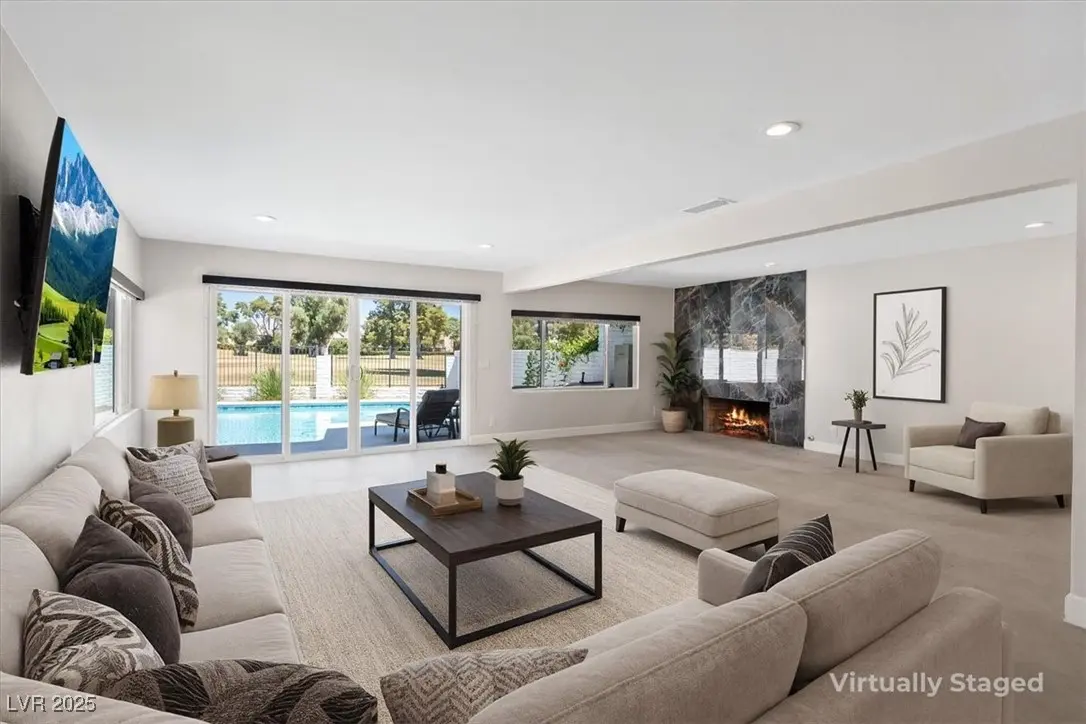 Photo of Listing #2715337