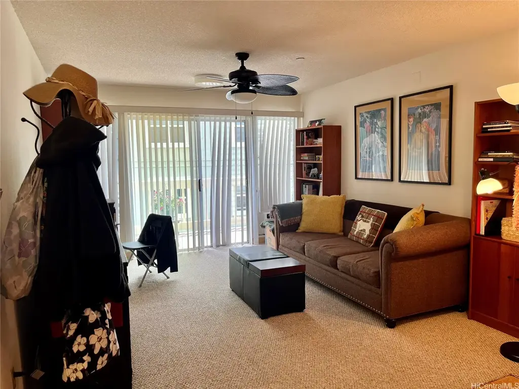 95-1050 Makaikai Street # 13k, Mililani