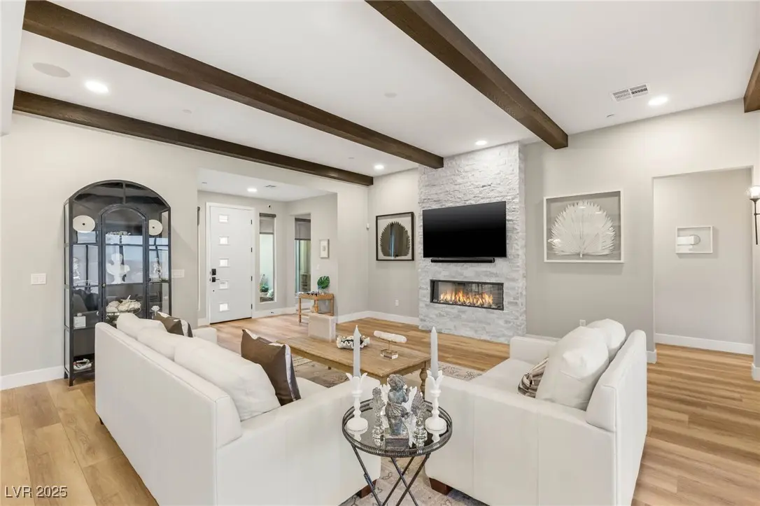 Photo of Listing #2715871