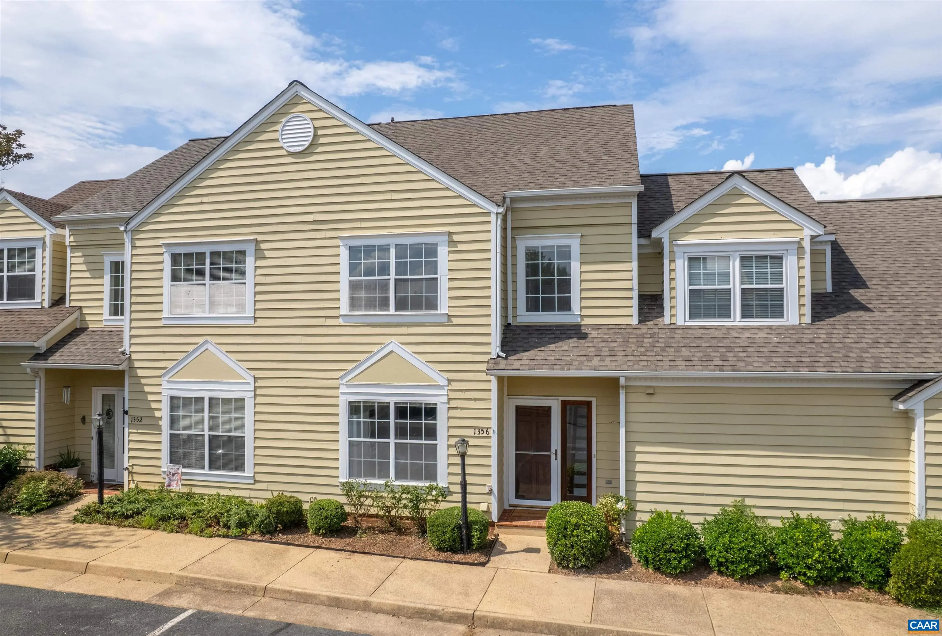 1356 Le Parc Ter, Charlottesville