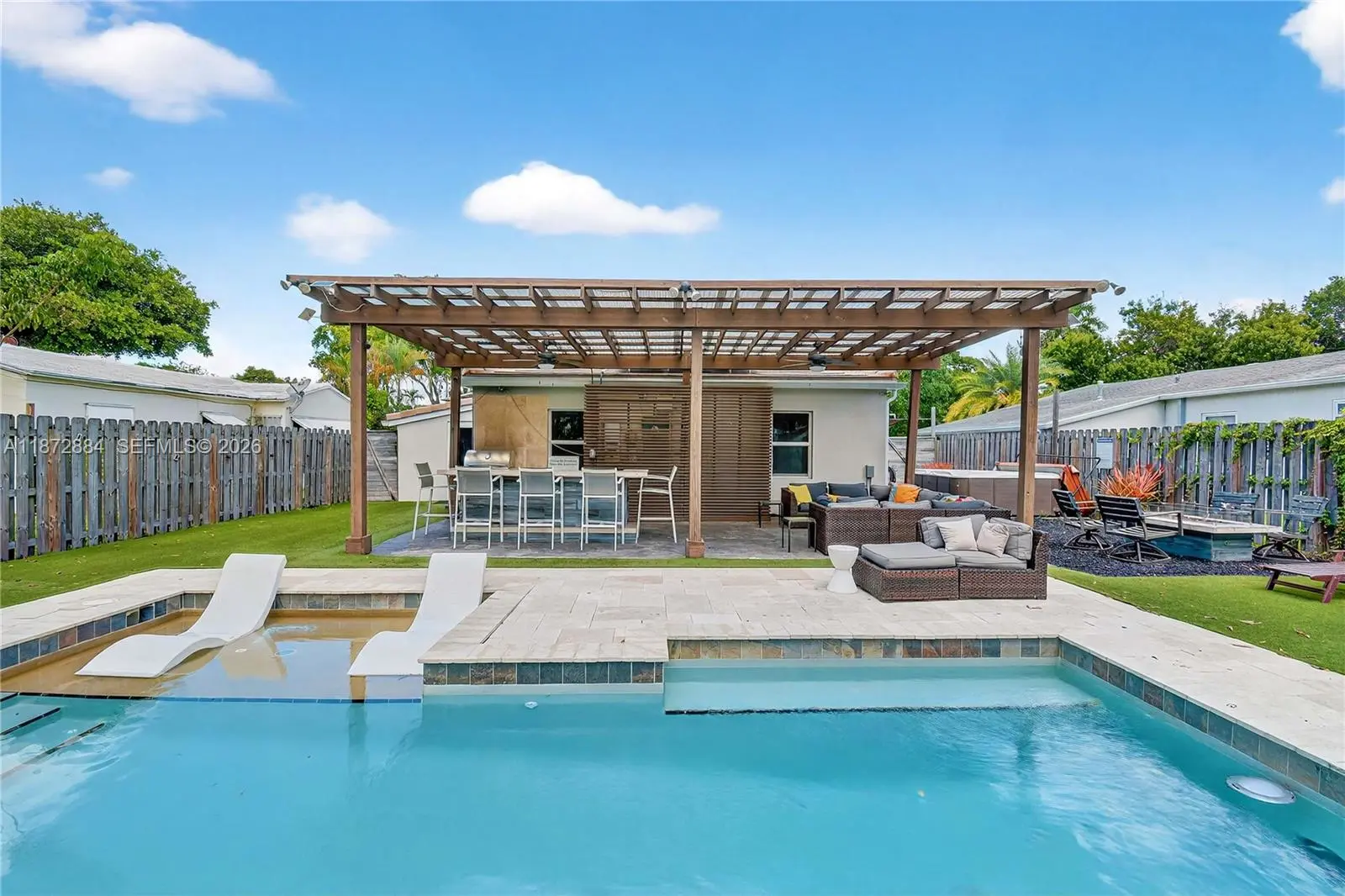 Photo of Listing #A11872884