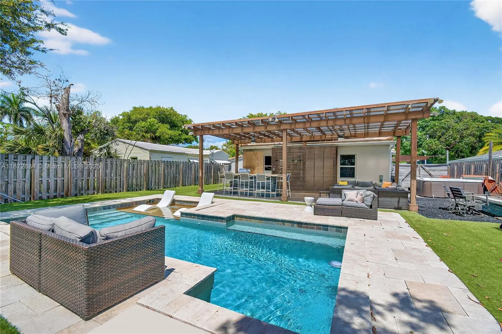 Photo of Listing #A11872884