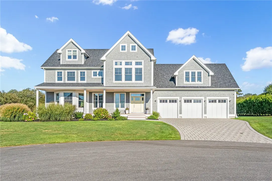1046 Ocean Rd, Narragansett